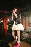 Milky Bunny（写真は3月21日のワンマンライブの様子）