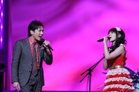 水樹奈々×郷ひろみ×ソノダバンド「深愛」の模様。