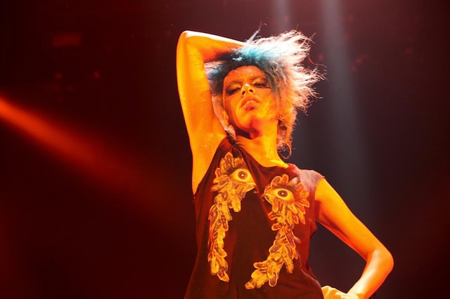 アヴちゃん（Vo）（Photo by 岩根愛）