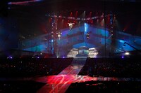 「Bird」を披露する高橋みなみ、高柳明音、山本彩。 (C)AKS