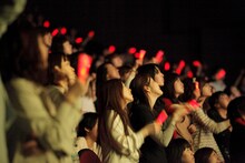 「L'Arc-en-Ciel WORLD TOUR 2012」ニューヨーク公演を同時生中継中の、TOHOシネマズ六本木ヒルズの様子。