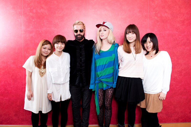 インタビュー後のフォトセッションより。