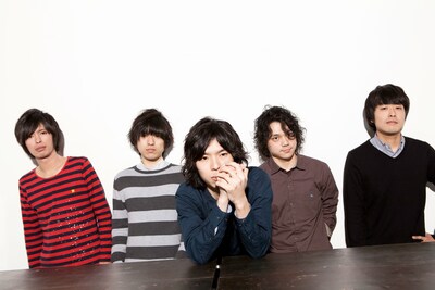 The Cigavettes（写真中央が山本幹宗）