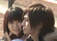 今週の人気の画像1位は「日活2章立て映画主演はゴールデンボンバー喜矢武とAKB藤江」より、ゴールデンボンバーの喜矢武豊（写真右）。