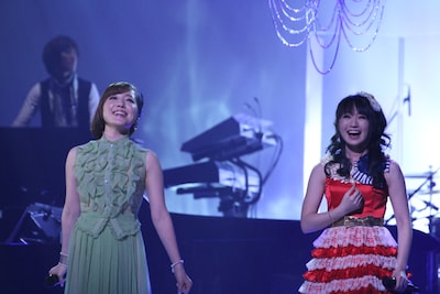 平原綾香×水樹奈々「Jupiter」の模様。