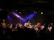 芳垣安洋の新バンド、おおはた雄一迎えたライブ音源を配信