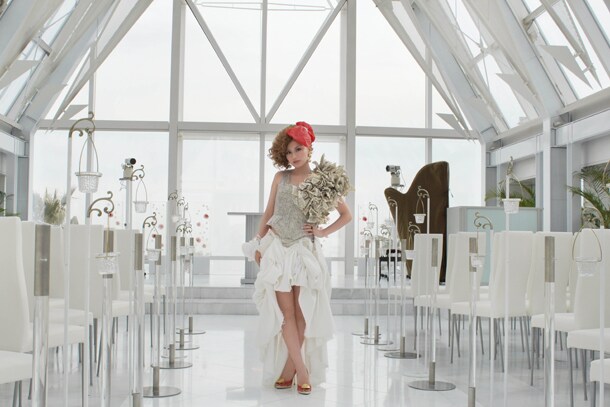 写真は「SAY YES -102回目のプロポーズ-」ビデオクリップ撮影時のワンシーン。