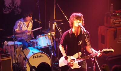 写真は3月30日の初日公演の模様。