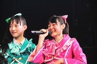 松野莉奈（写真左）と杏野なつ（右）。