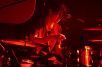 ナカヤマシンペイ（Dr）（撮影：橋本塁）