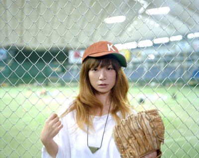 新たに公開されたYUKIのアーティスト写真。