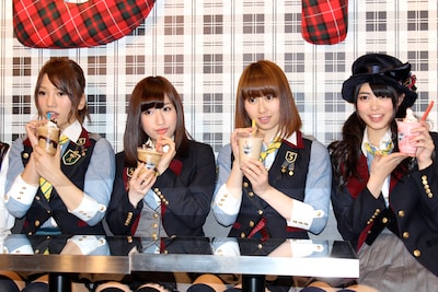 AKB48メンバー。写真左から高城亜樹、片山陽加、小林香菜、前田亜美。 (C)AKS