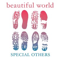 ホールツアーで配布されるシングル「beautiful world」のジャケット。
