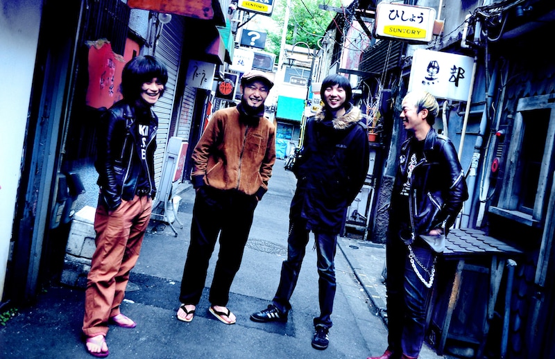 ガガガSP。右から2番目が桑原康伸。