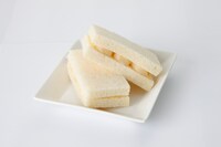 「柏木家のバナマヨパン」 (C)AKS