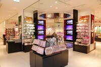 ショップエリア (C)AKS