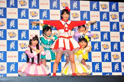 写真は本日行われたロッテアイス「爽」新CM記者発表会より。ももクロ爽の5人による「爽」のポーズ。