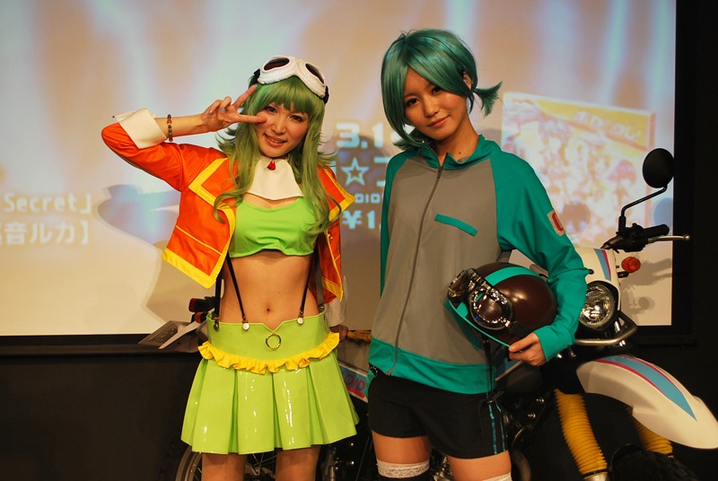 吉住絵里加（写真右）はイベント当日の様子を自身のブログで紹介している。