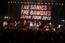 THE BAWDIESとTHE SONICSのセッションの様子。（撮影：橋本塁［SOUND SHOOTER］）