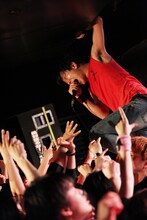 Shun（Vo, B）（撮影：マサノリ[LIVEPHOTOBANK]）