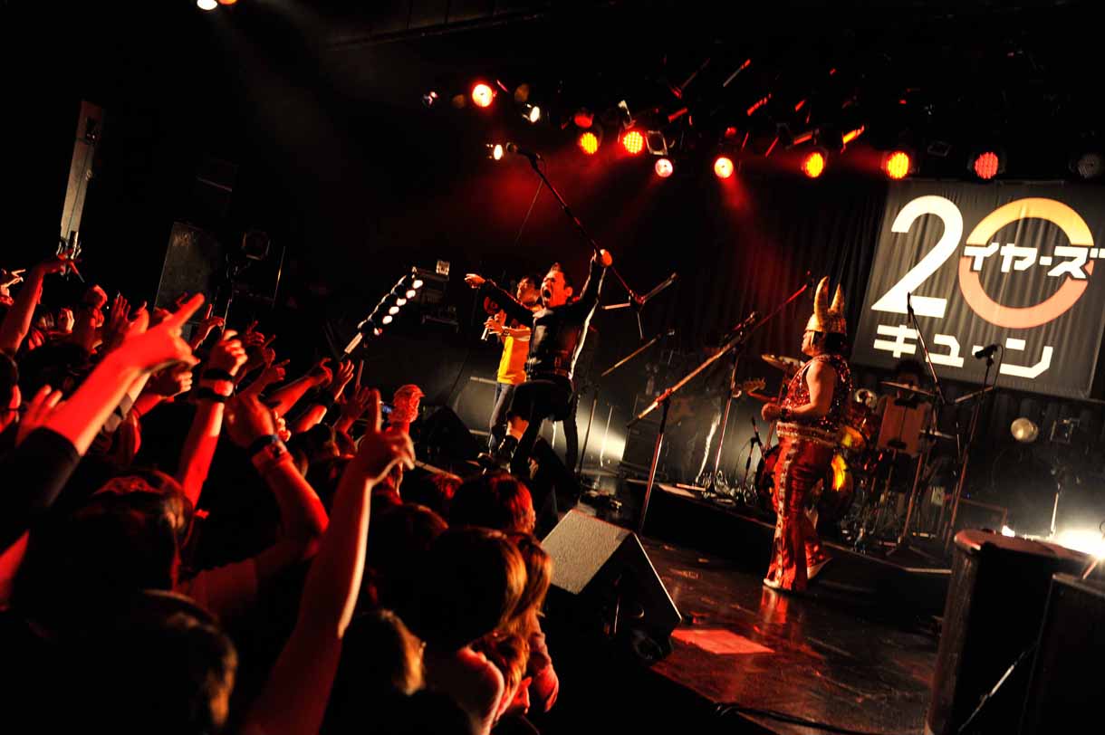 魂のライブに沸き上がるフロア。（Photo by 緒車寿一）