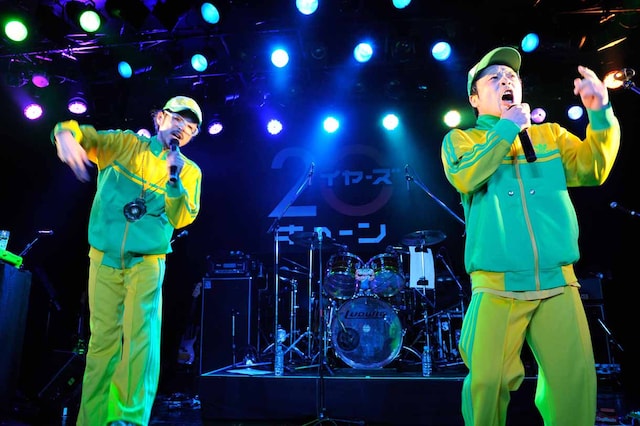 MCヘルス（写真左）とMCソープ、2人あわせてライムサワーだ。（Photo by 緒車寿一）