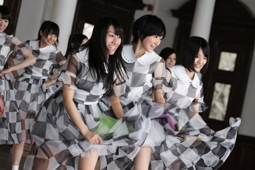 乃木坂46「おいでシャンプー」ビデオクリップのワンシーン。