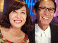 「天使の誘惑」収録時の一青窈、武部聡志。