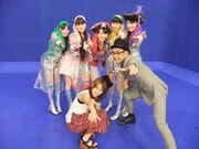 番組収録時のひとコマ。スタジオライブでは最新シングル曲「猛烈宇宙交響曲・第七楽章『無限の愛』」が披露される。