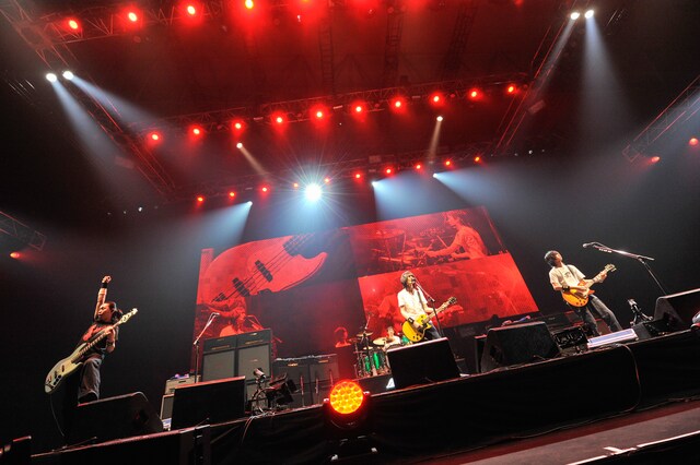 BUMP OF CHICKENアリーナツアー初日の様子。（Photo by 古渓一道）