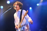 Pragueの鈴木雄太(Vo, G)。(Photo by 古渓一道)