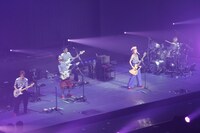 2月29日に東京・日本武道館で行われた東京事変の解散ライブの様子。