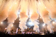 「バンザイVenus」を披露するSKE48。 (C)AKS