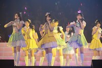 「ピノキオ軍」を披露するSKE48。 (C)AKS