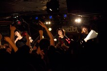 ワンマンライブ「Killer BiS～『IDOL』リリース記念パーティー～」の模様。