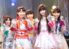 イベント前の会見より、ももいろクローバーZ。