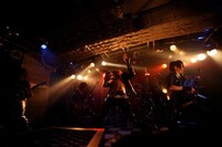 Para:noir（撮影：平沼久奈）