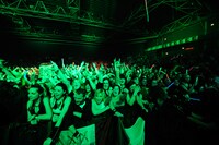 写真は4月14日（現地時間）のパリ公演の様子。