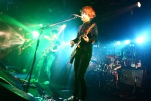 飯田瑞規（写真は4月14日のライブ「cinema staff TOUR 2012 "SALVAGE YOUR VINYL"」より）