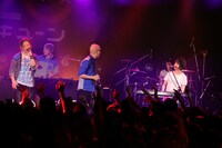 アンコールでのセッションの様子。（Photo by 上飯坂一）