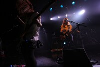 ねごとの藤咲佑（写真手前）と沙田瑞紀（奥）。（Photo by 上飯坂一）