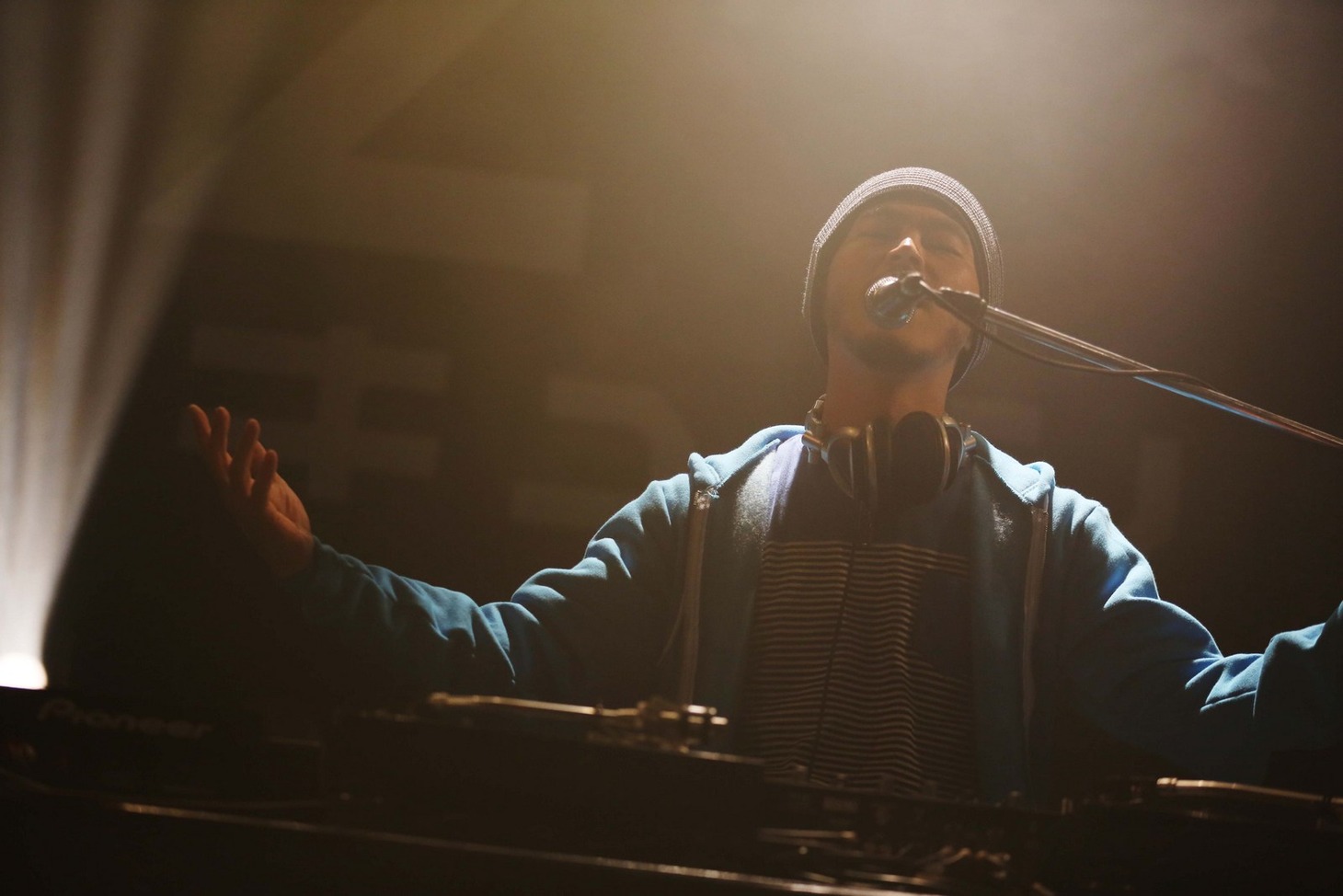 RHYMESTERのDJ JIN。（Photo by 上飯坂一）