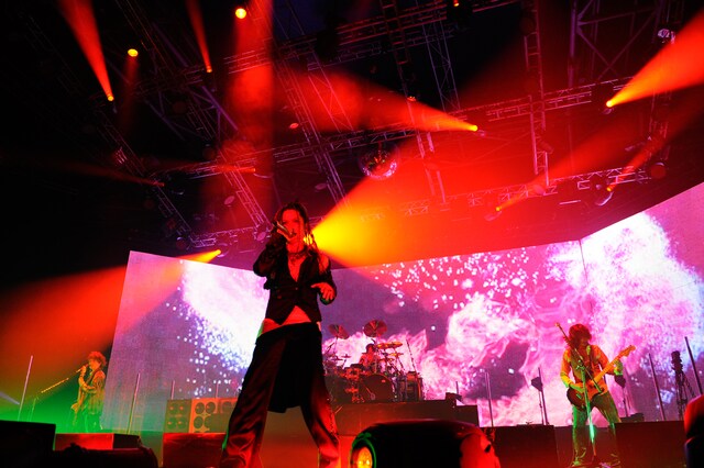 写真は4月14日（現地時間）のパリ公演の模様。