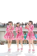 この春から中学3年生になった星名美怜、鈴木裕乃、杏野なつ（写真左から）。