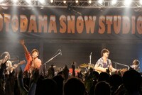 写真は4月15日に行われたライブの様子。