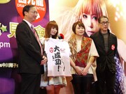 香港での中川翔子記者会見の模様。