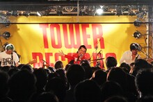 「怒髪天×ナタリーTV」ライブ中の様子。会場には抽選により約300名が招待された。