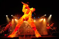 写真は4月20日のライブの模様。