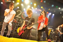 写真はTETSUYA、ピコ、井上ジョーによるアンコールセッションの模様。