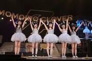 写真は昨日4月21日の横浜アリーナ公演「ももクロ☆オールスターズ 2012」より。